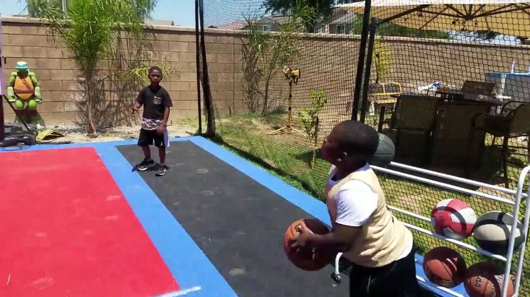 So in love boys Practice For there Basketball game!